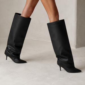 Autumn in a Big Way: Oversized Boots That Are Impossible to Miss